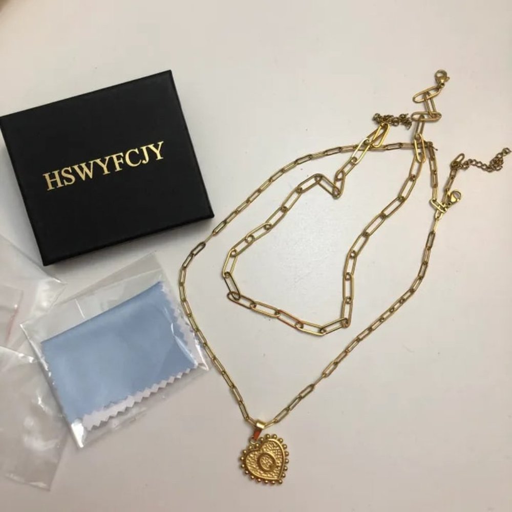 NEW| 14K Gold Plated Initial Q Layered Necklaces - Picture 4 of 7